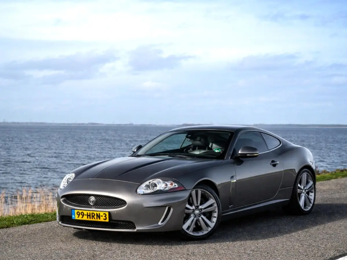 5.0 V8 Portfolio B&W ACC NL/NAP