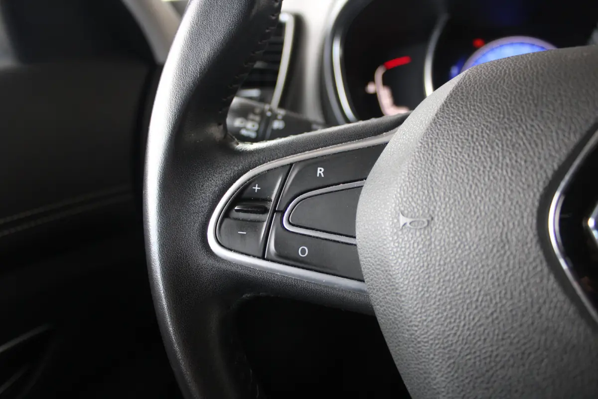 1.2 TCe Intens | Trekhaak | Camera in binnenspiegel | Stoelverwarming | Stoelmassage | Cruise control |