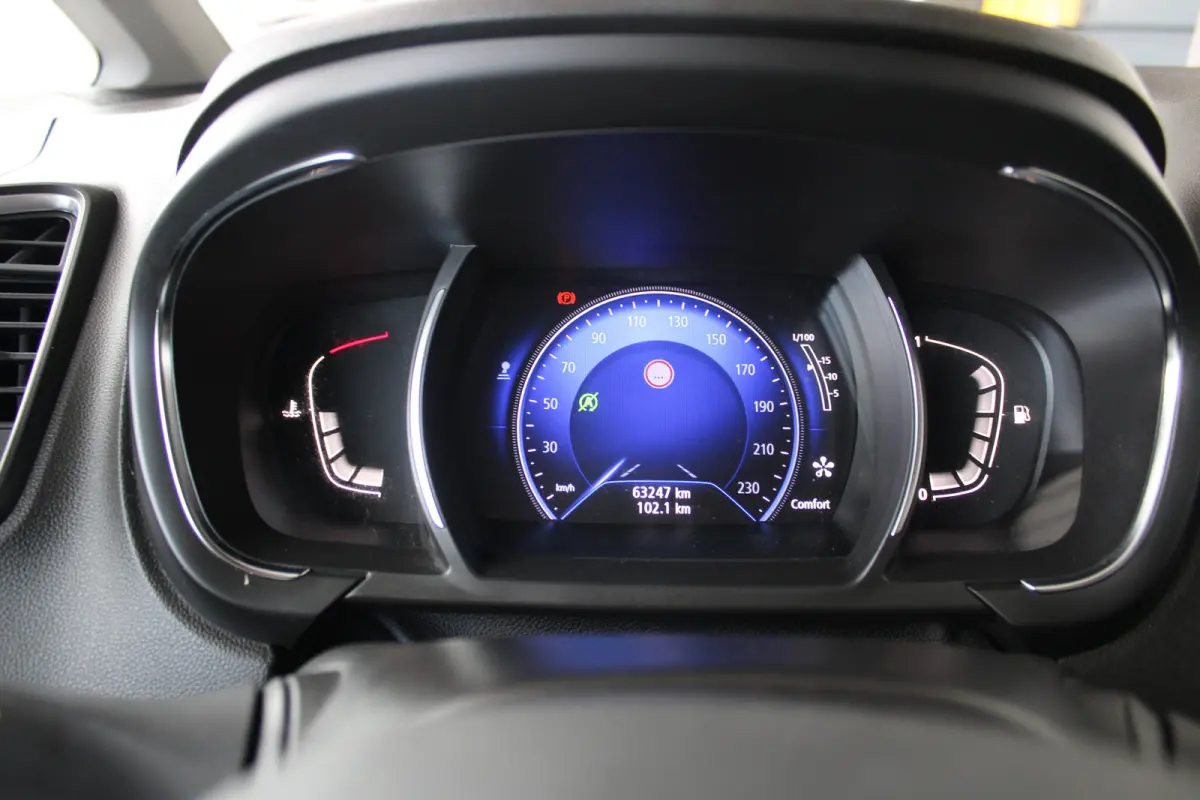 1.2 TCe Intens | Trekhaak | Camera in binnenspiegel | Stoelverwarming | Stoelmassage | Cruise control |