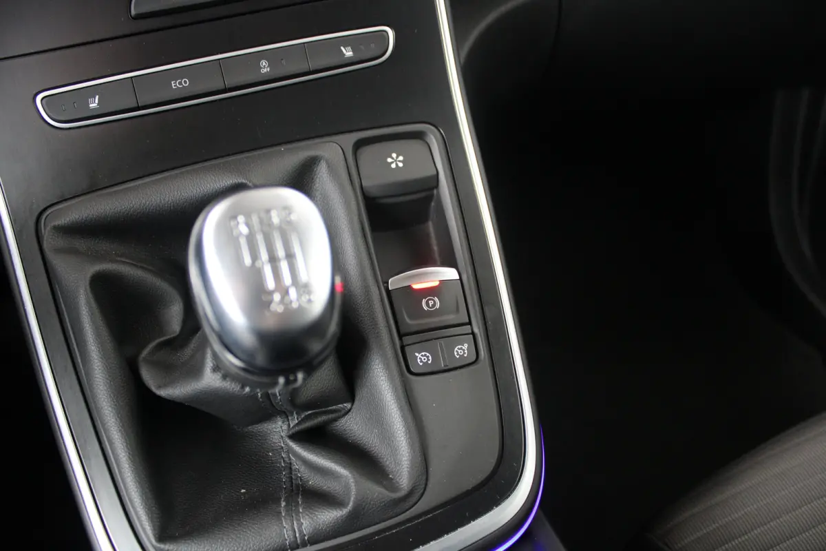 1.2 TCe Intens | Trekhaak | Camera in binnenspiegel | Stoelverwarming | Stoelmassage | Cruise control |