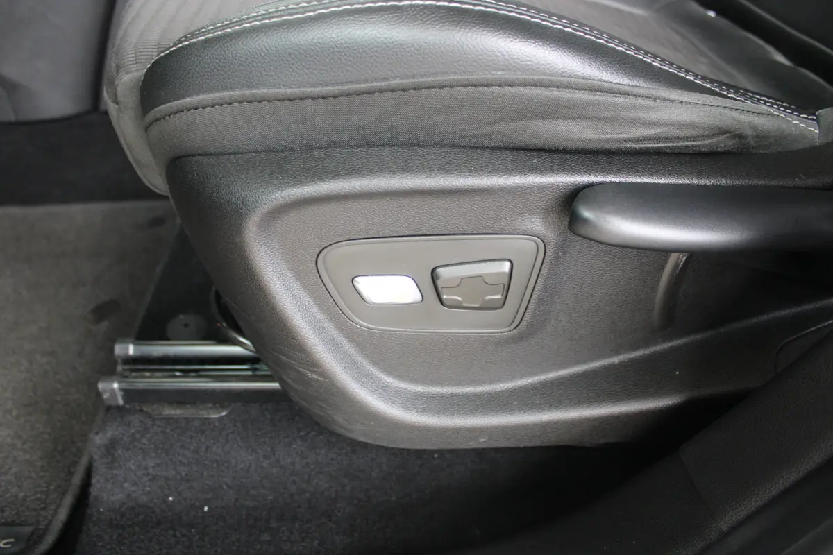 1.2 TCe Intens | Trekhaak | Camera in binnenspiegel | Stoelverwarming | Stoelmassage | Cruise control |