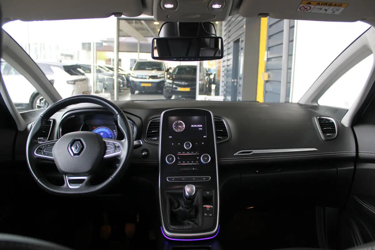1.2 TCe Intens | Trekhaak | Camera in binnenspiegel | Stoelverwarming | Stoelmassage | Cruise control |