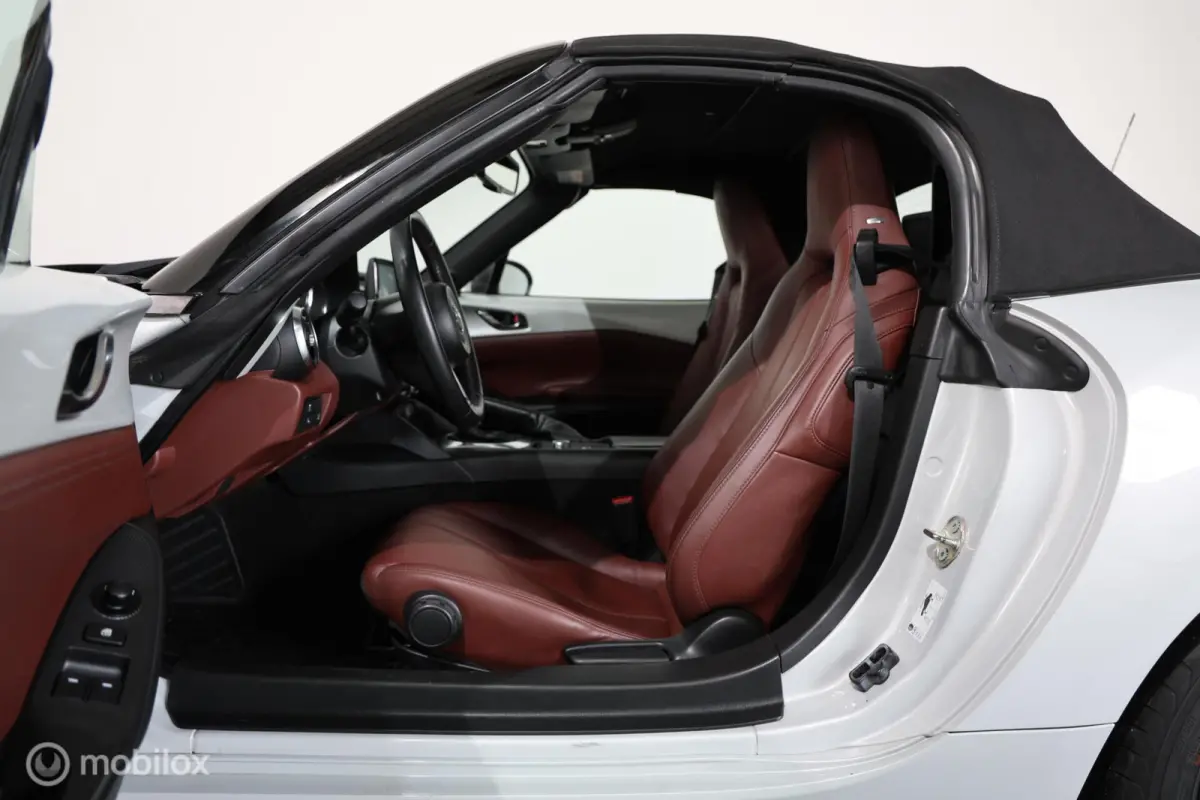 1.5 SkyActiv-G 131 Sakura - Camera - Cruise - Navi