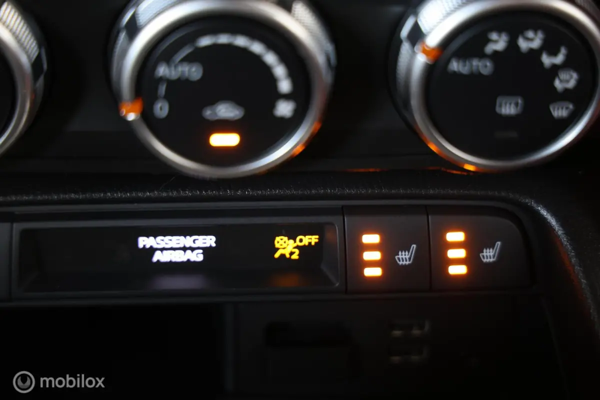 1.5 SkyActiv-G 131 Sakura - Camera - Cruise - Navi