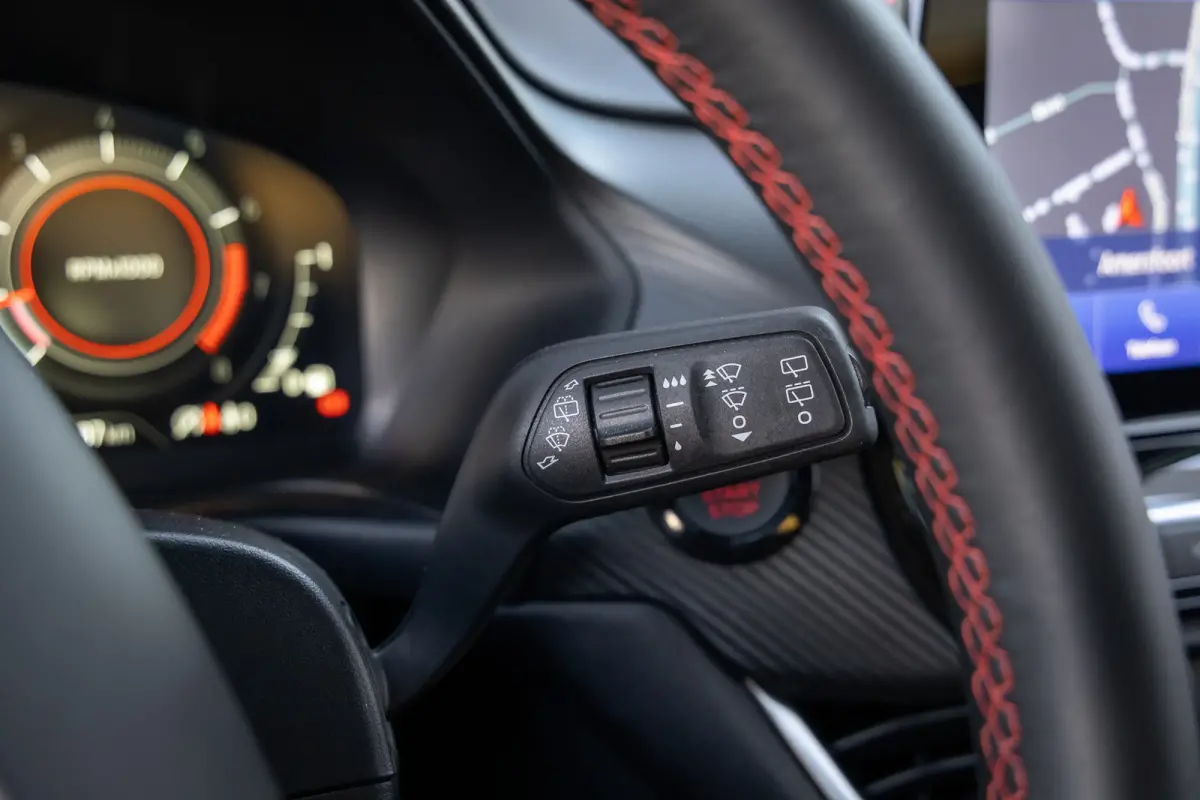 1.5 Ecoboost ST-X | 200pk. | Winterpack | Apple Carplay/Android Auto | Camera | 18'' inch L.M. Velgen | Achteruitrijcamera | Airco (automatisch) | Matrix LED koplampen