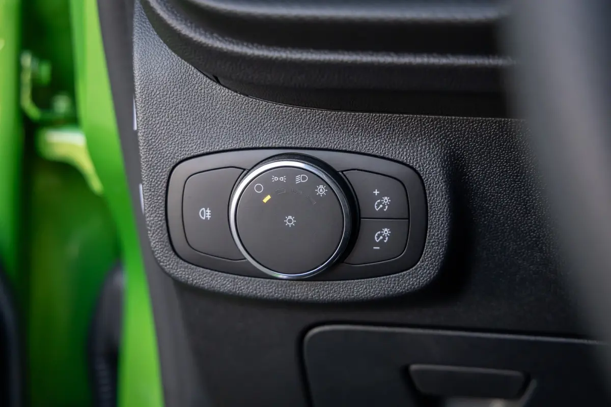 1.5 Ecoboost ST-X | 200pk. | Winterpack | Apple Carplay/Android Auto | Camera | 18'' inch L.M. Velgen | Achteruitrijcamera | Airco (automatisch) | Matrix LED koplampen
