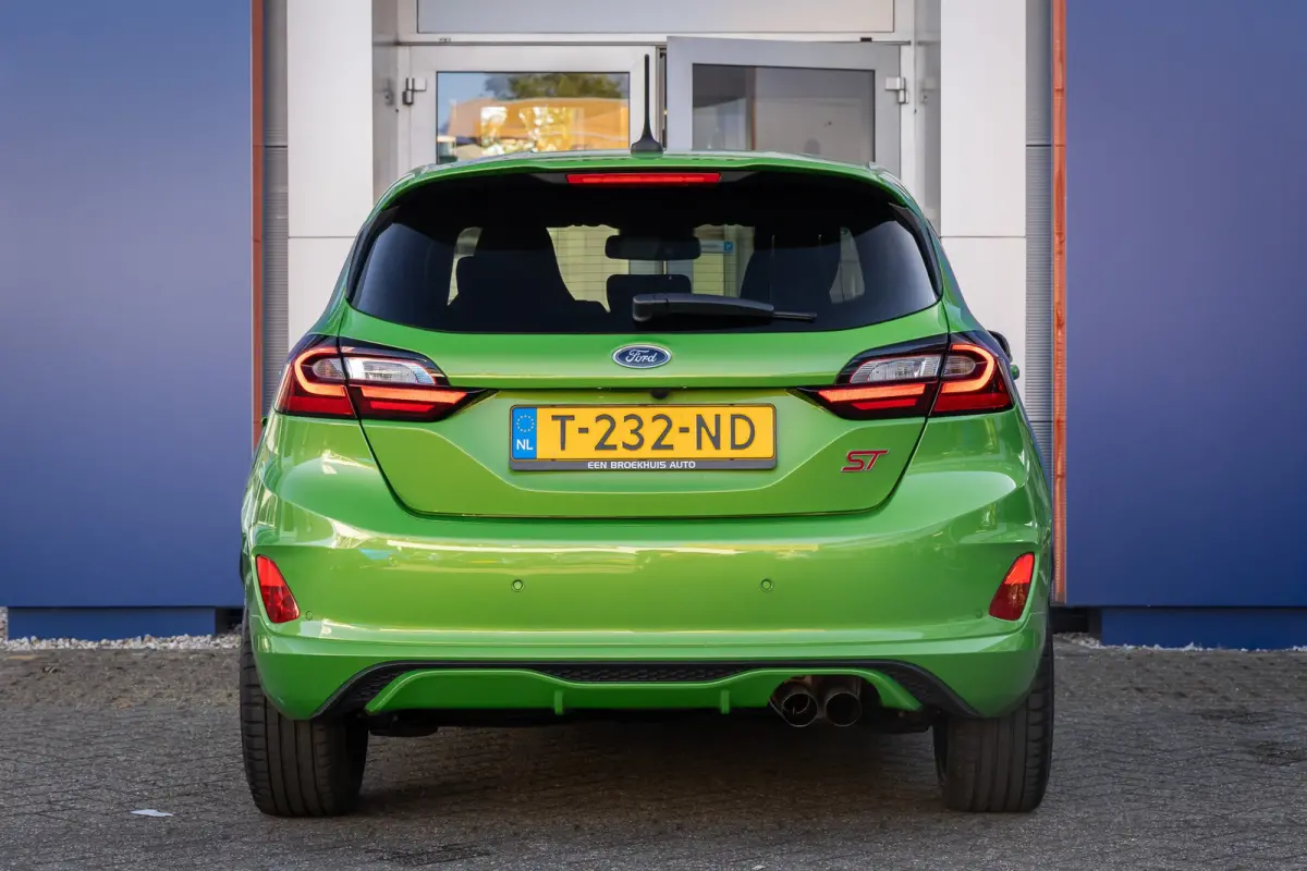 1.5 Ecoboost ST-X | 200pk. | Winterpack | Apple Carplay/Android Auto | Camera | 18'' inch L.M. Velgen | Achteruitrijcamera | Airco (automatisch) | Matrix LED koplampen