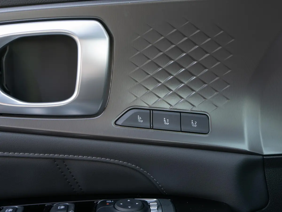 1.6 T-GDi Plug-in Hybrid 4WD ExecutiveLine 7p | Actieprijs* | VOORRAADVOORDEEL | Bose audio | Schuifkanteldak | Stoel en stuurverwarming | Navi. | Clima. | Adapt. Cruise. | Dodehoekassitenti