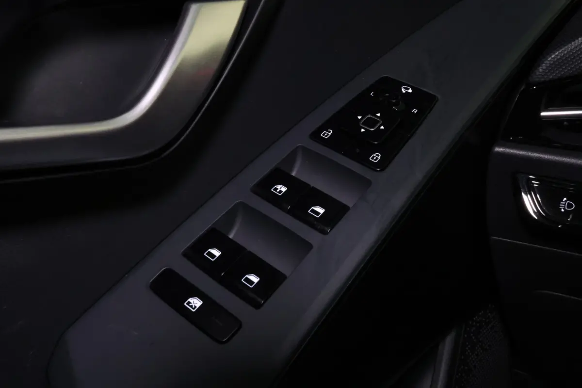 1.6 GDi Hybrid DynamicLine AVM NAVI LANE CAMERA PDC CLIMA DAB "23