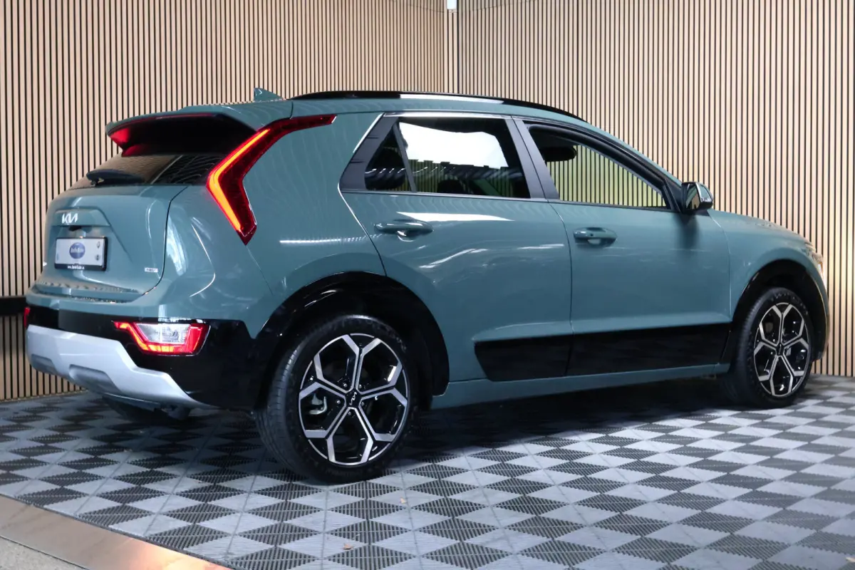 1.6 GDi Hybrid DynamicLine AVM NAVI LANE CAMERA PDC CLIMA DAB "23