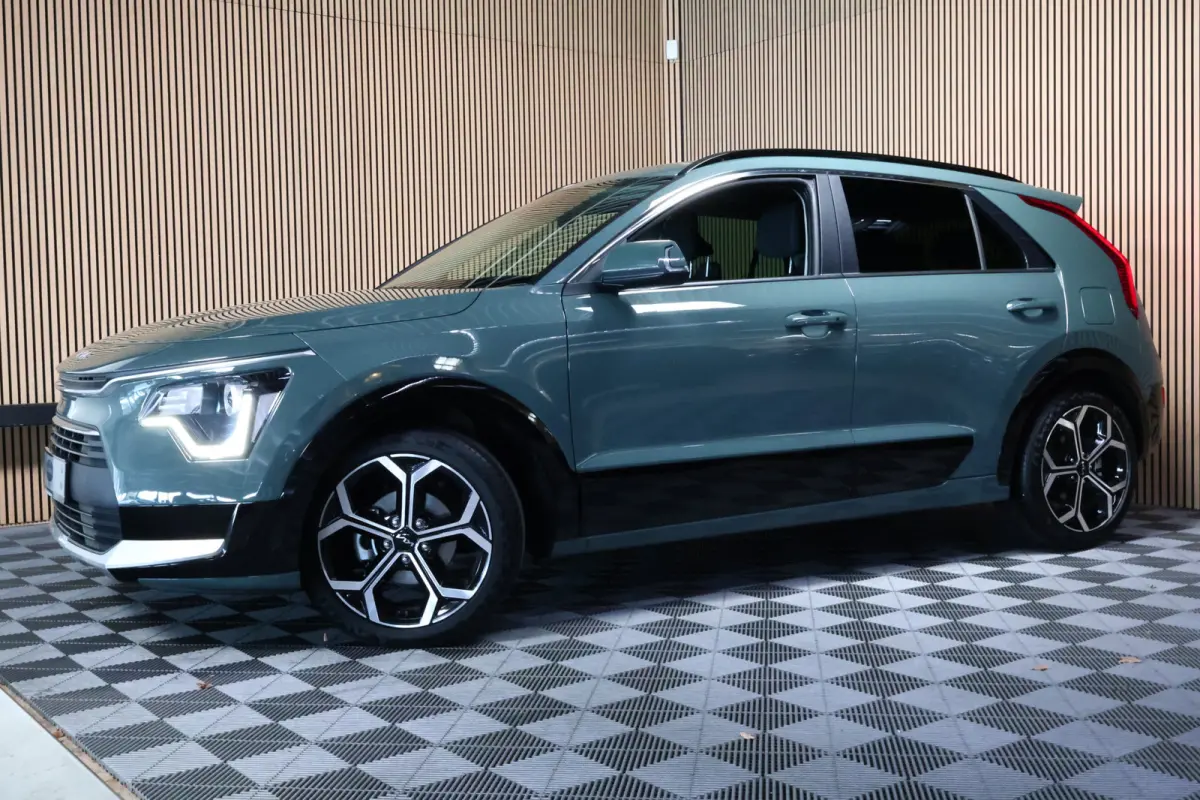 1.6 GDi Hybrid DynamicLine AVM NAVI LANE CAMERA PDC CLIMA DAB "23
