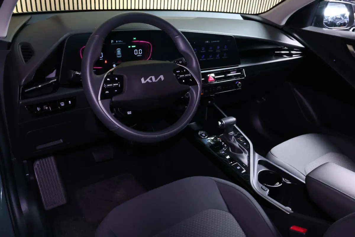1.6 GDi Hybrid DynamicLine AVM NAVI LANE CAMERA PDC CLIMA DAB "23
