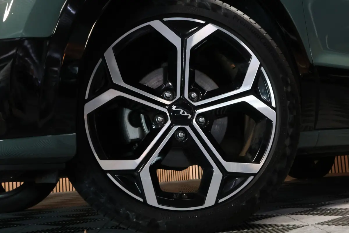 1.6 GDi Hybrid DynamicLine AVM NAVI LANE CAMERA PDC CLIMA DAB "23