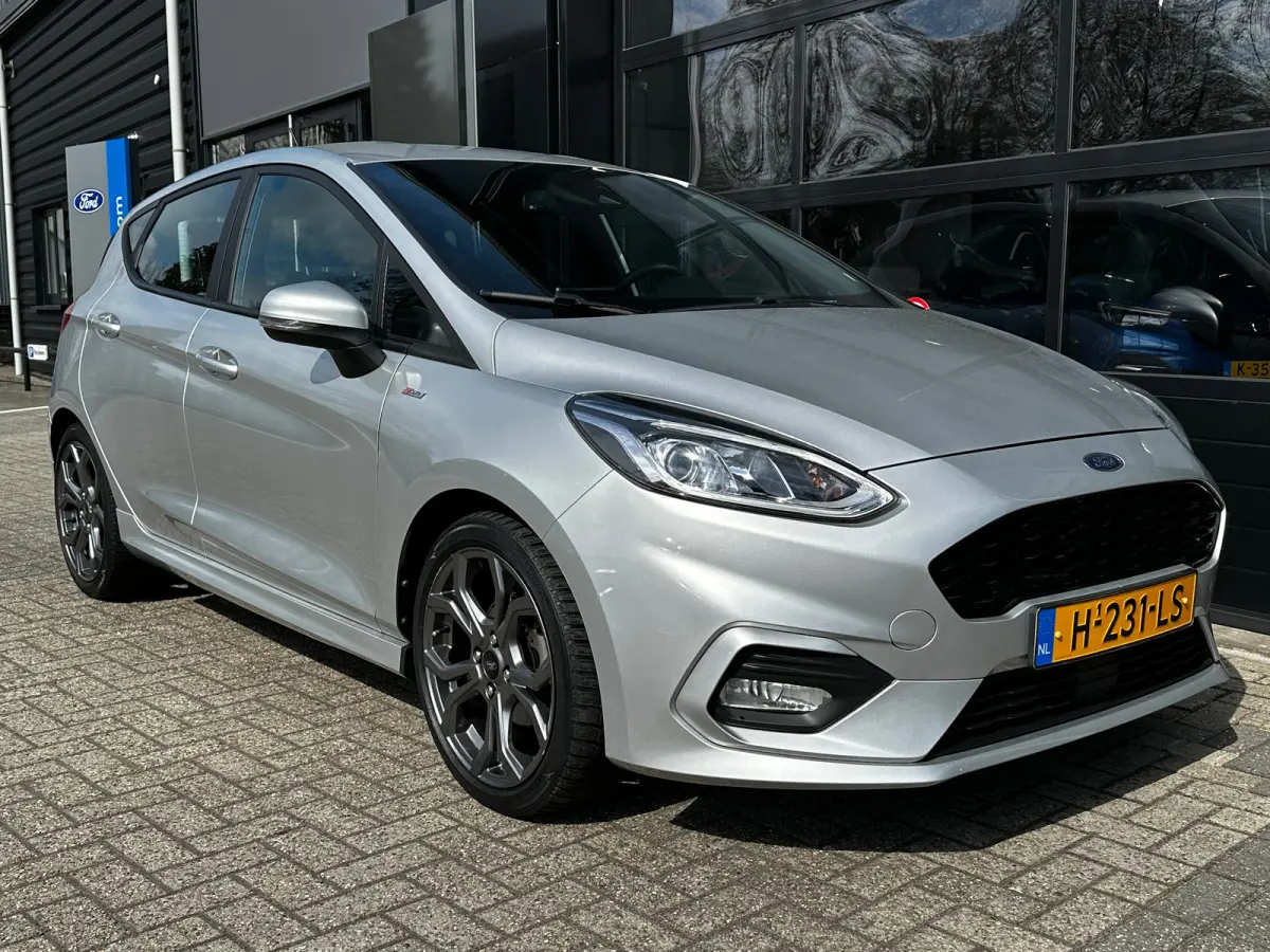 1.0 ST-Line | STUUR, STOEL EN VOORRUITVERWARMING| NAVIGATIE + APPLE CARPLAY/ANDROID AUTO| KEYLESS START| PARKEERSENSOREN| DAB| LED ACHTERLICHTEN|
