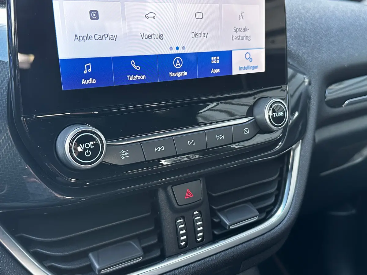 1.0 ST-Line | STUUR, STOEL EN VOORRUITVERWARMING| NAVIGATIE + APPLE CARPLAY/ANDROID AUTO| KEYLESS START| PARKEERSENSOREN| DAB| LED ACHTERLICHTEN|
