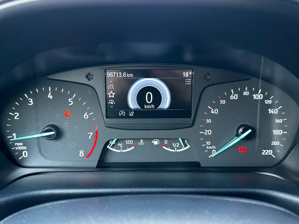 1.0 ST-Line | STUUR, STOEL EN VOORRUITVERWARMING| NAVIGATIE + APPLE CARPLAY/ANDROID AUTO| KEYLESS START| PARKEERSENSOREN| DAB| LED ACHTERLICHTEN|