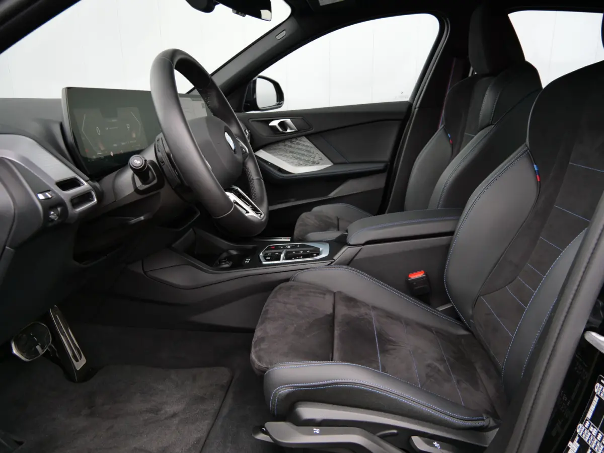 116 automaat 123pk M Sportpakket Pro Stoelverwarming /  Camera / Keyless entry