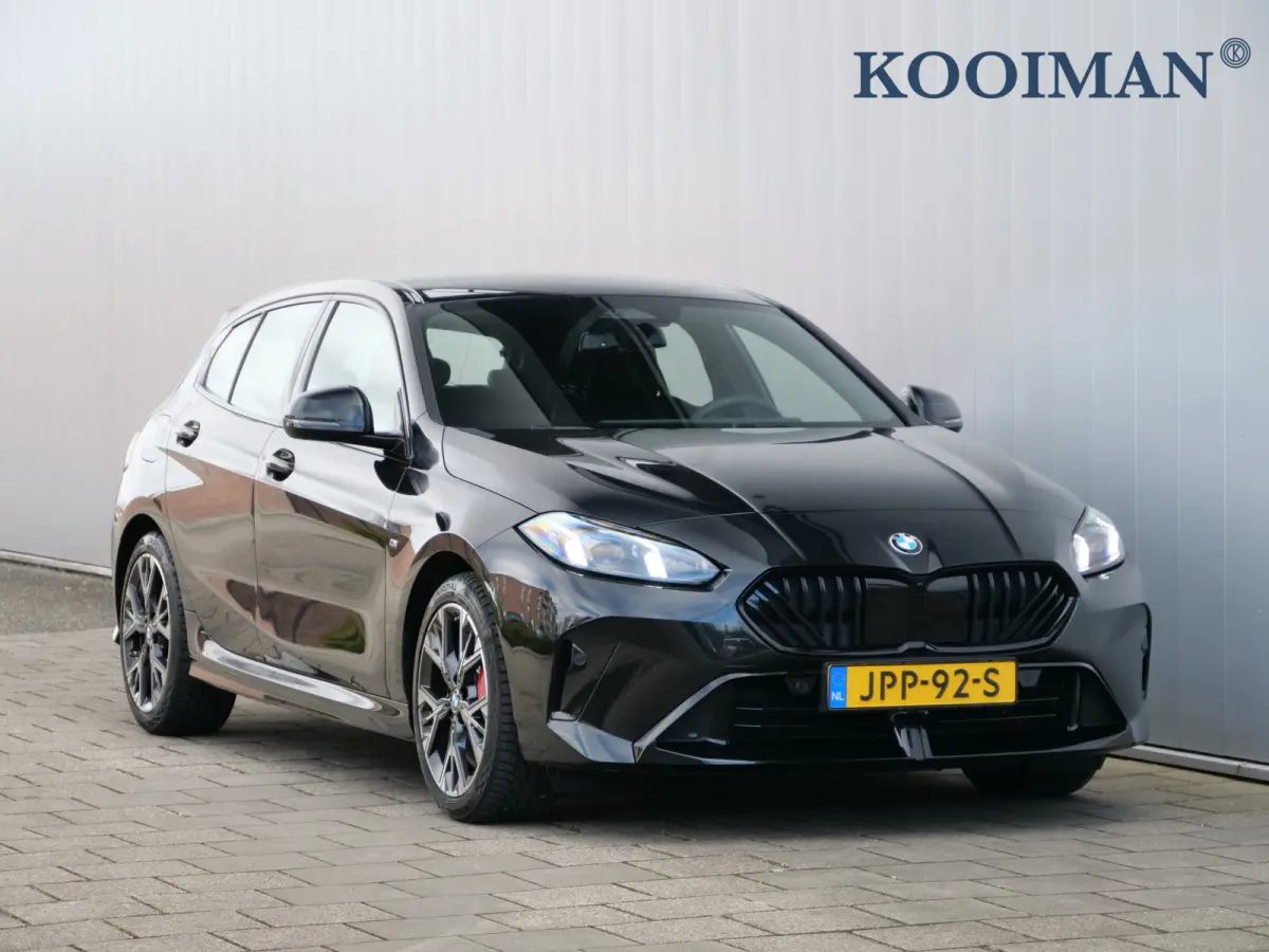 116 automaat 123pk M Sportpakket Pro Stoelverwarming /  Camera / Keyless entry