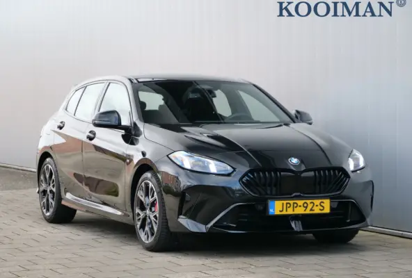 116 automaat 123pk M Sportpakket Pro Stoelverwarming /  Camera / Keyless entry