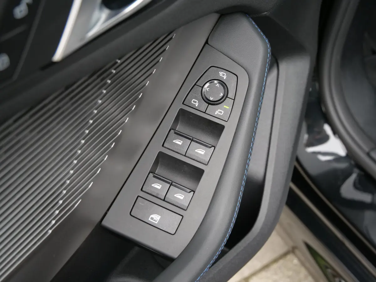 116 automaat 123pk M Sportpakket Pro Stoelverwarming /  Camera / Keyless entry