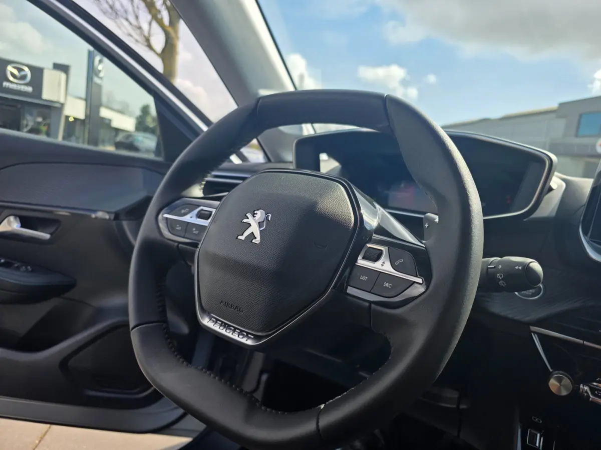 1.2 PT Allure Automaat – 18.000 km – Carplay – Camera - adaptive cruise control –