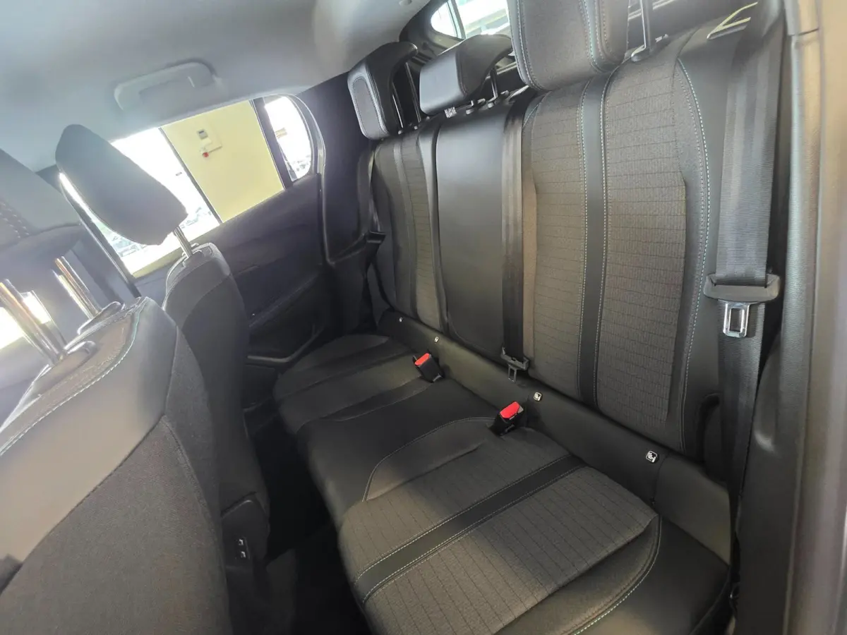 1.2 PT Allure Automaat – 18.000 km – Carplay – Camera - adaptive cruise control –