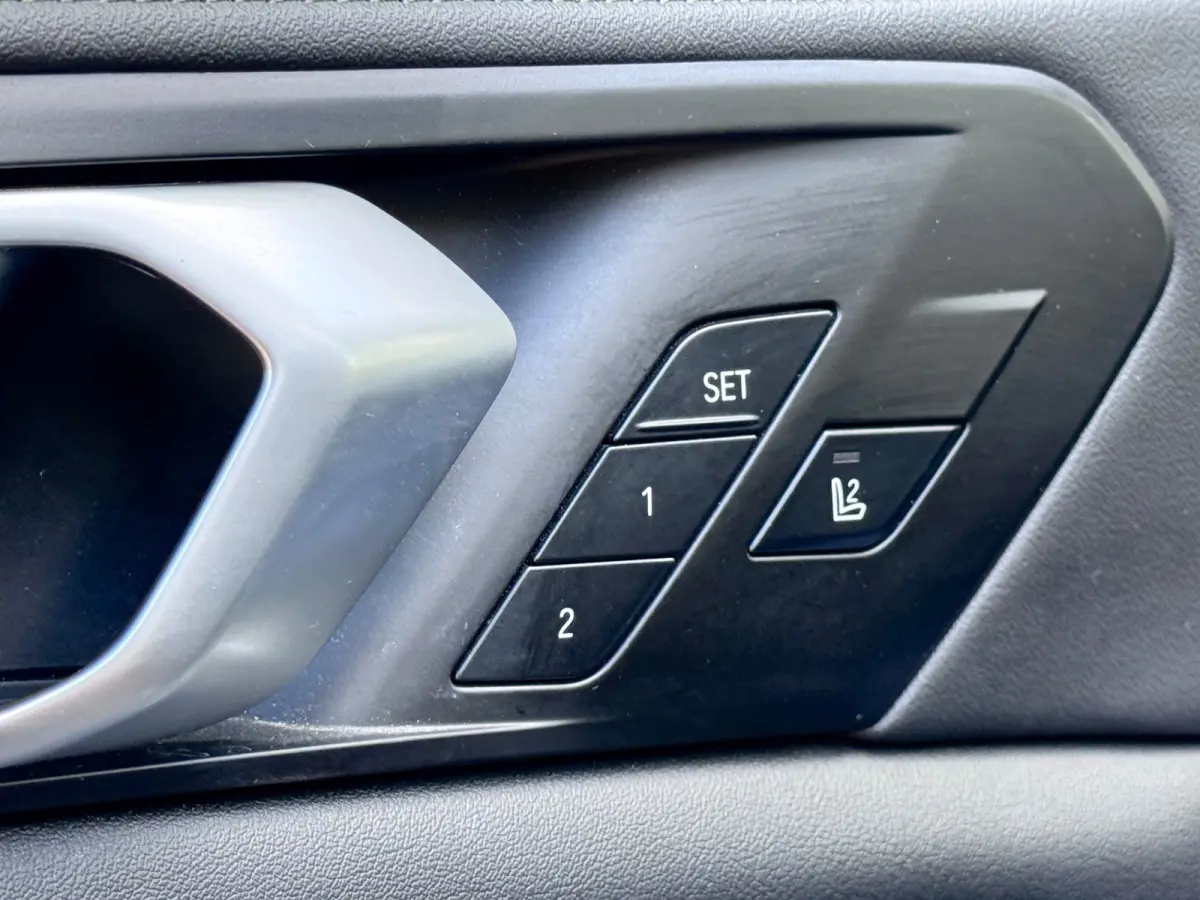 XDrive50e Skylounge/H&K/360/Memory/Laser