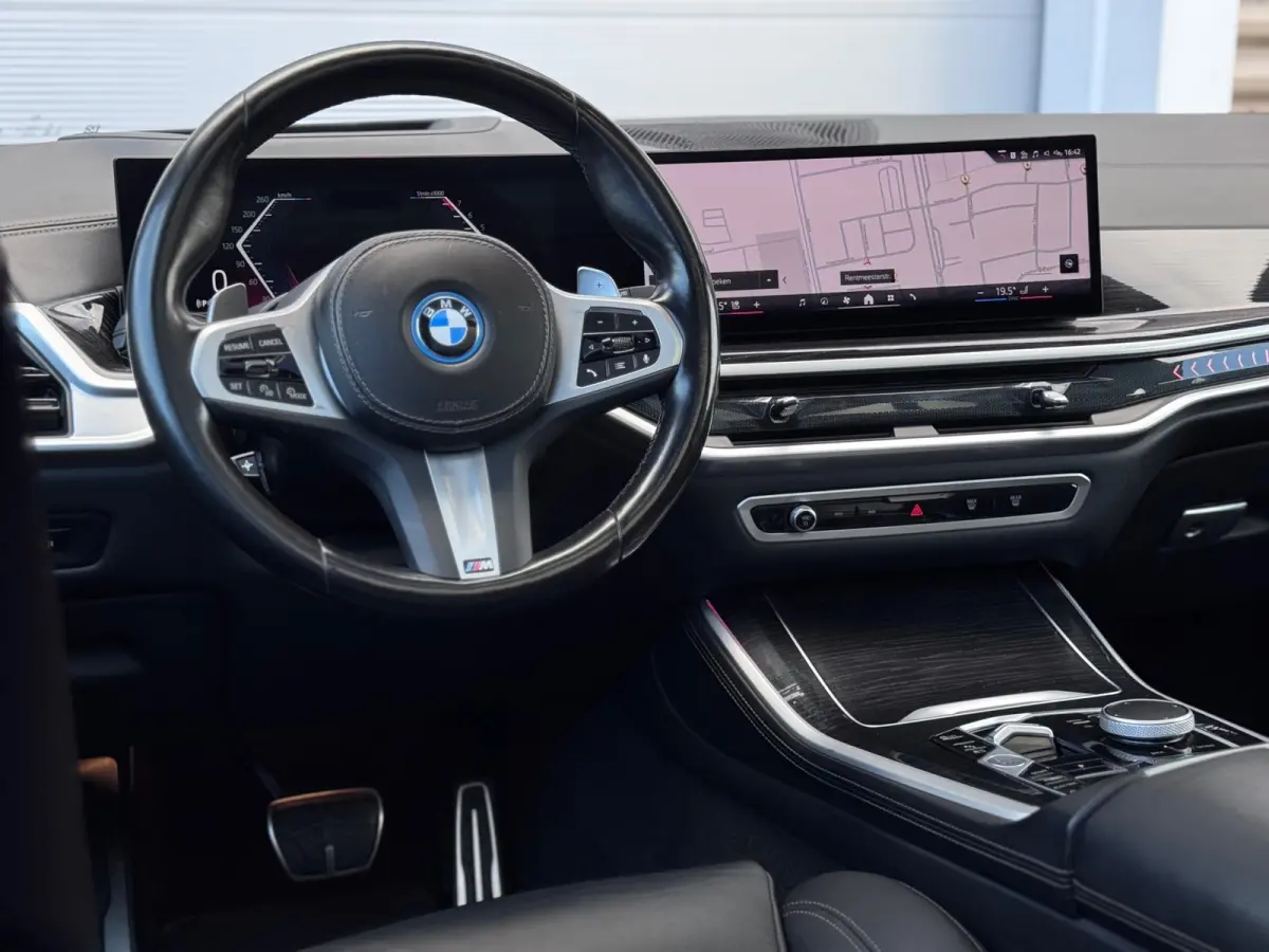 XDrive50e Skylounge/H&K/360/Memory/Laser