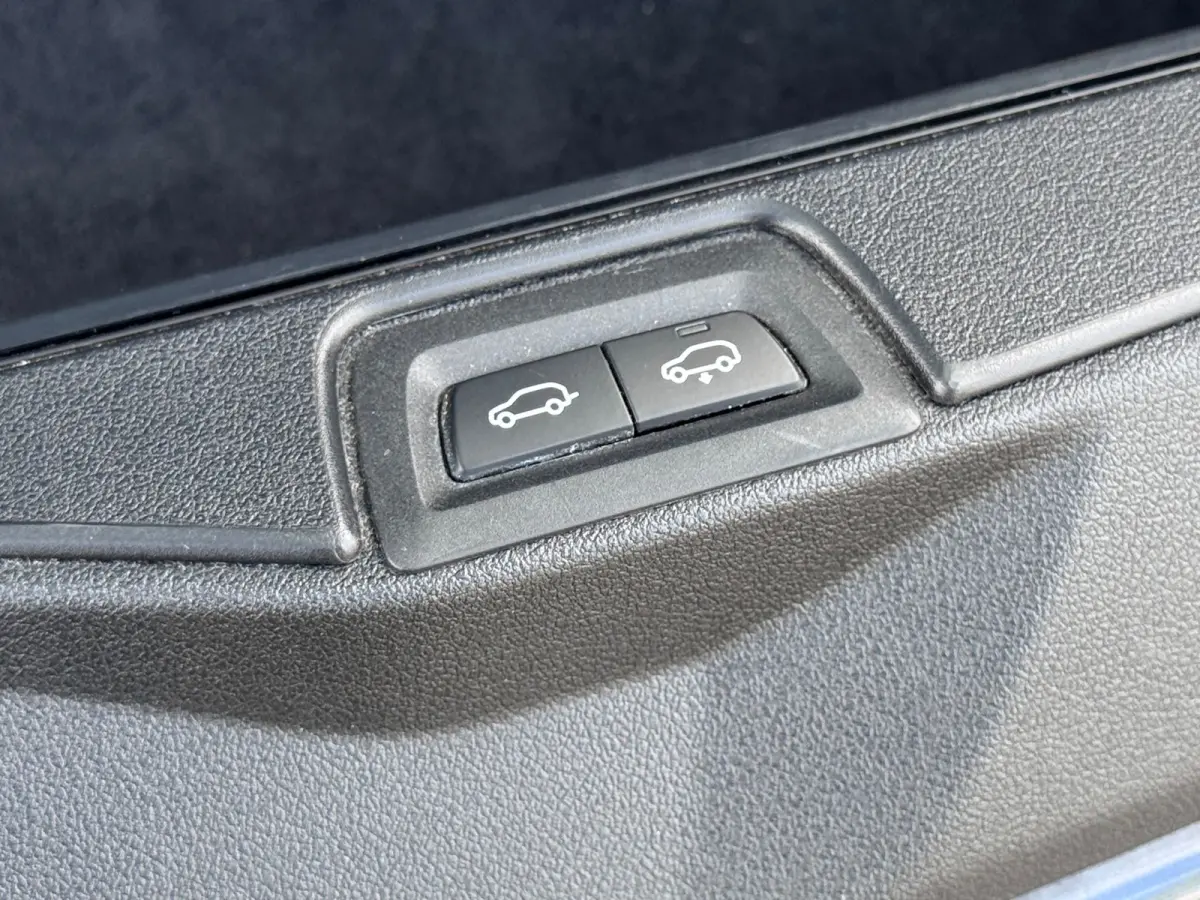XDrive45e High Executive Pano/Laser/H&K/HuD