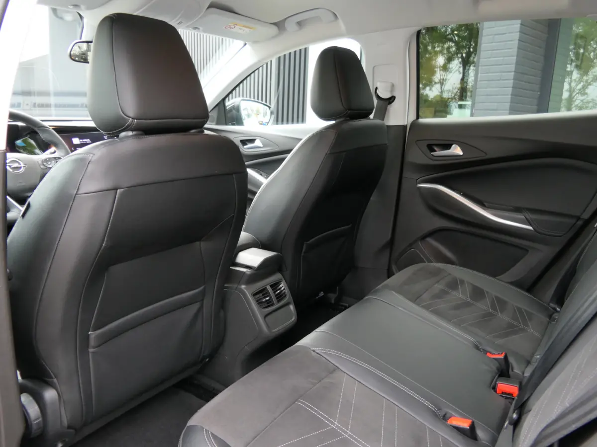 1.2 Turbo 130pk Ultimate Automaat | LED Matrix | Keyless