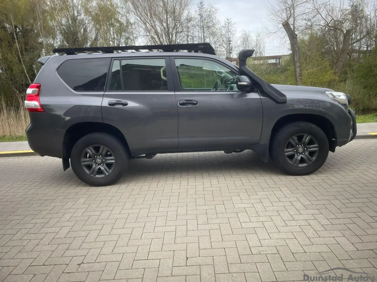 2.8 D-4D-F LX Landcruiser Grijs kenteken