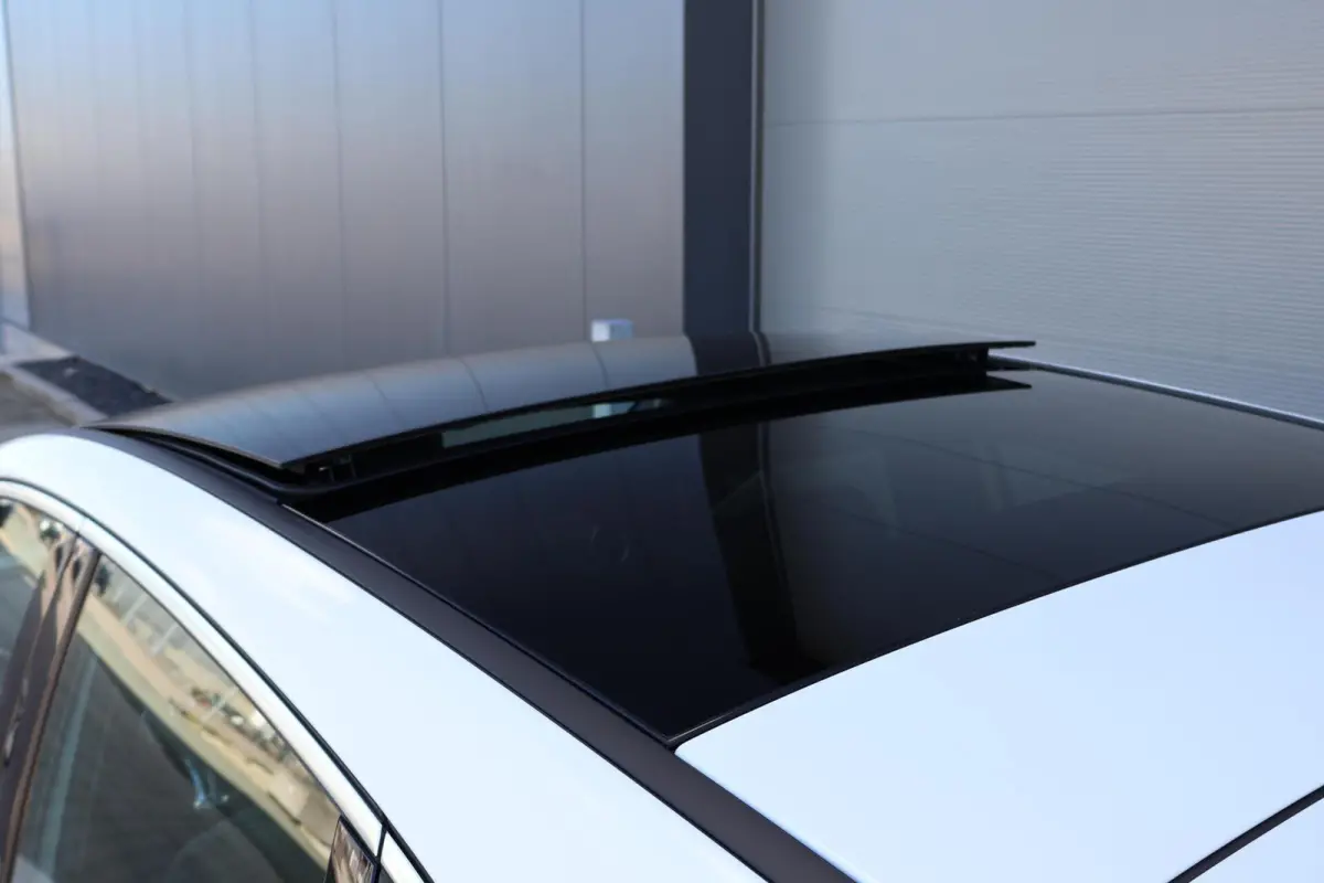 200 Luxury Line / Panoramadak / Stuurwielverwarming / Stoelverwarming