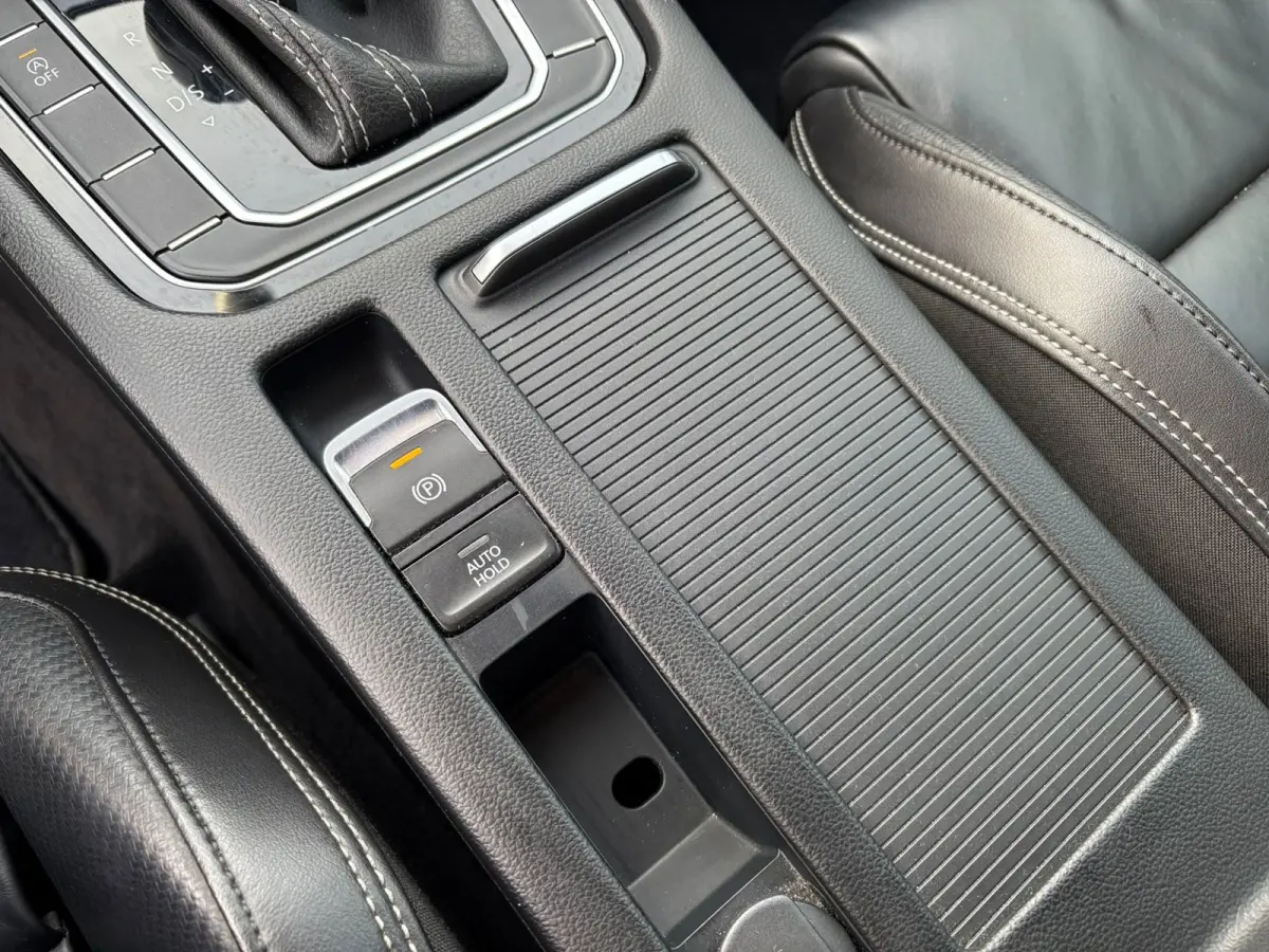 1.5 TSI Highline R-LINE LEER,MASSAGE,CAMERA,AUTOMAAR,NIEUW-APK
