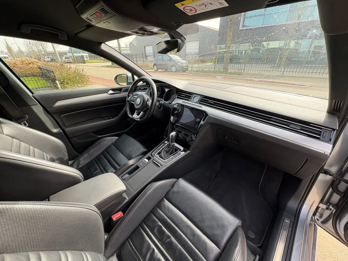 1.5 TSI Highline R-LINE LEER,MASSAGE,CAMERA,AUTOMAAR,NIEUW-APK