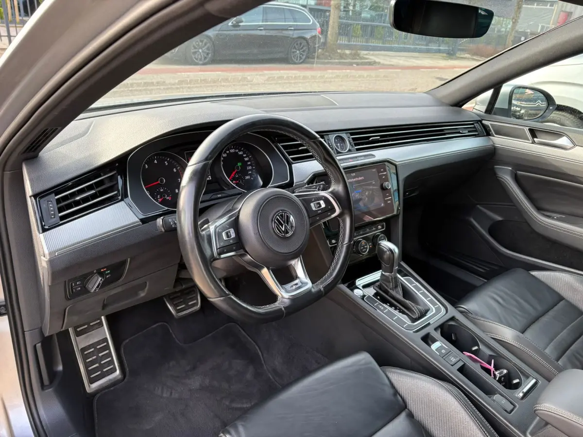 1.5 TSI Highline R-LINE LEER,MASSAGE,CAMERA,AUTOMAAR,NIEUW-APK