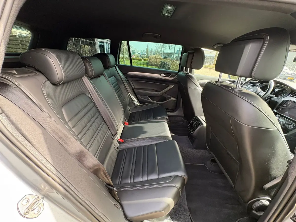 1.5 TSI Highline R-LINE LEER,MASSAGE,CAMERA,AUTOMAAR,NIEUW-APK