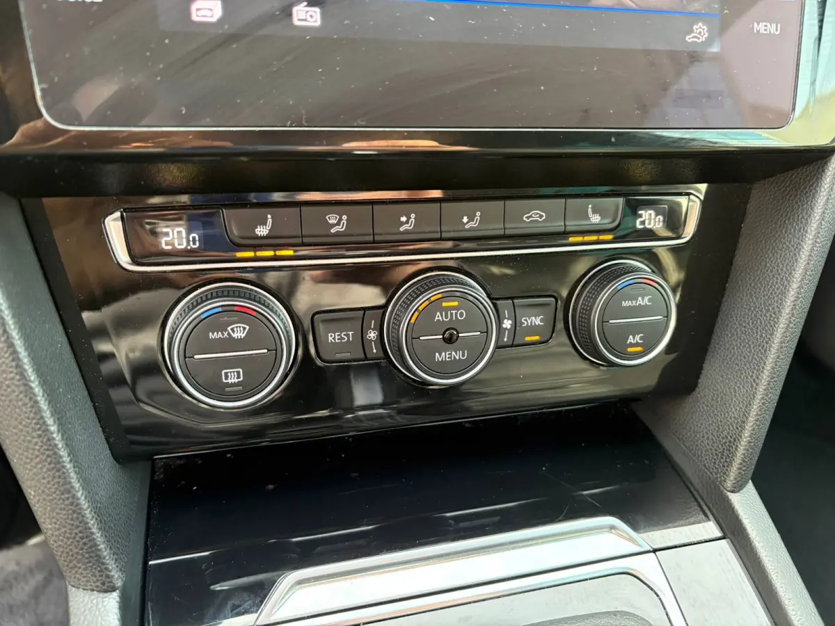 1.5 TSI Highline R-LINE LEER,MASSAGE,CAMERA,AUTOMAAR,NIEUW-APK