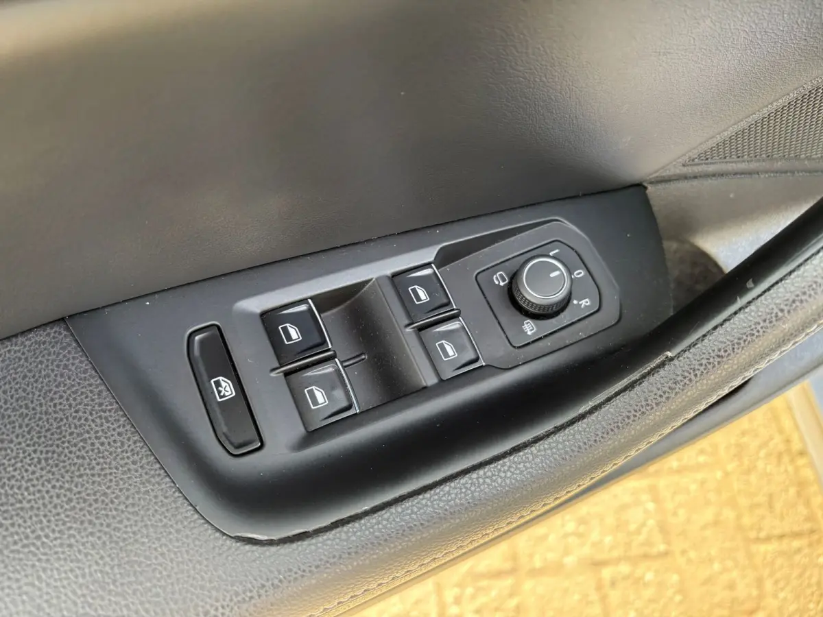 1.5 TSI Highline R-LINE LEER,MASSAGE,CAMERA,AUTOMAAR,NIEUW-APK