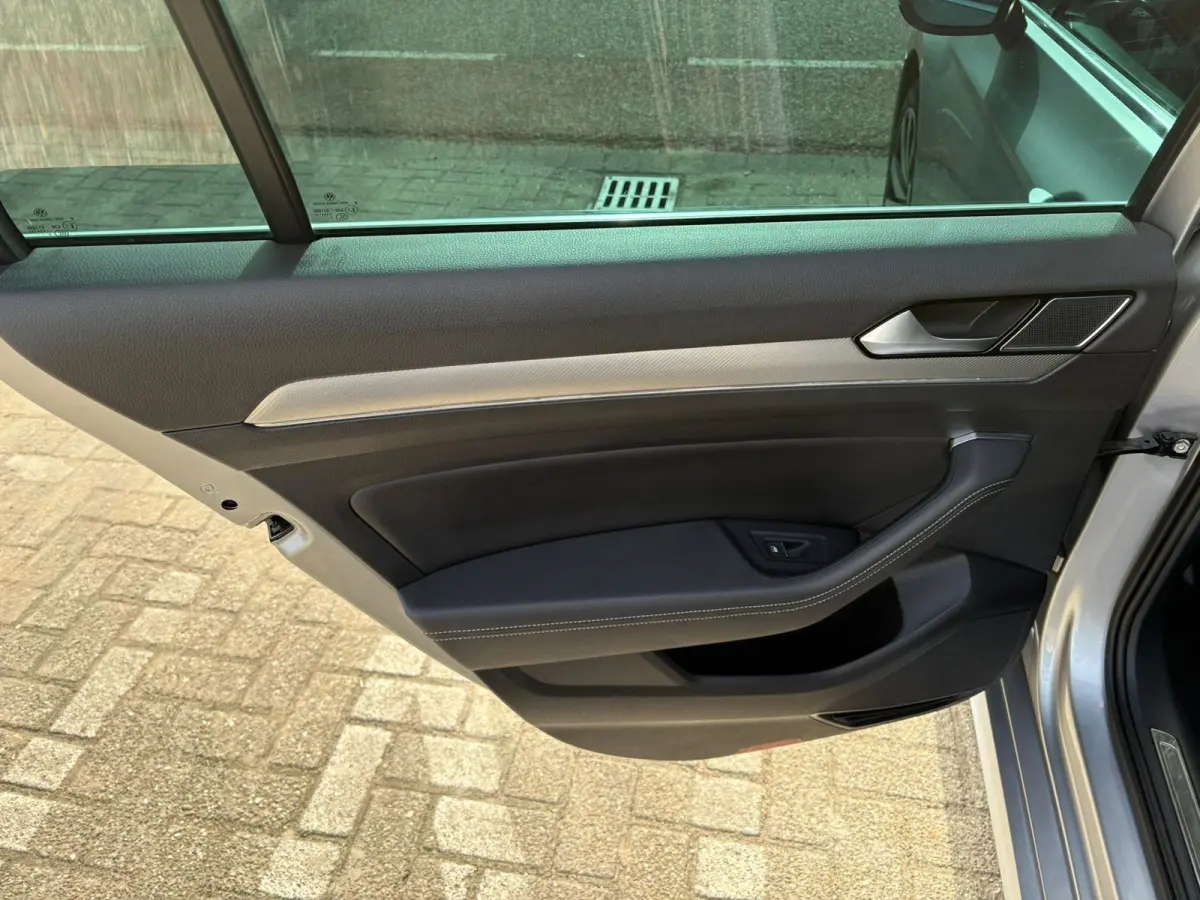 1.5 TSI Highline R-LINE LEER,MASSAGE,CAMERA,AUTOMAAR,NIEUW-APK