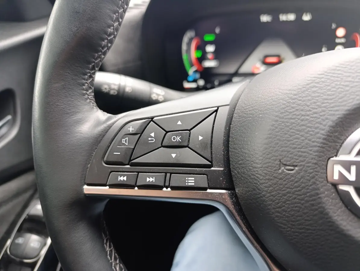 1.6 Hybrid N-Design | Stoel/stuur voorruitverwarming | Dodehoekdetectie | 360 Camera | Adaptive Cruise Control