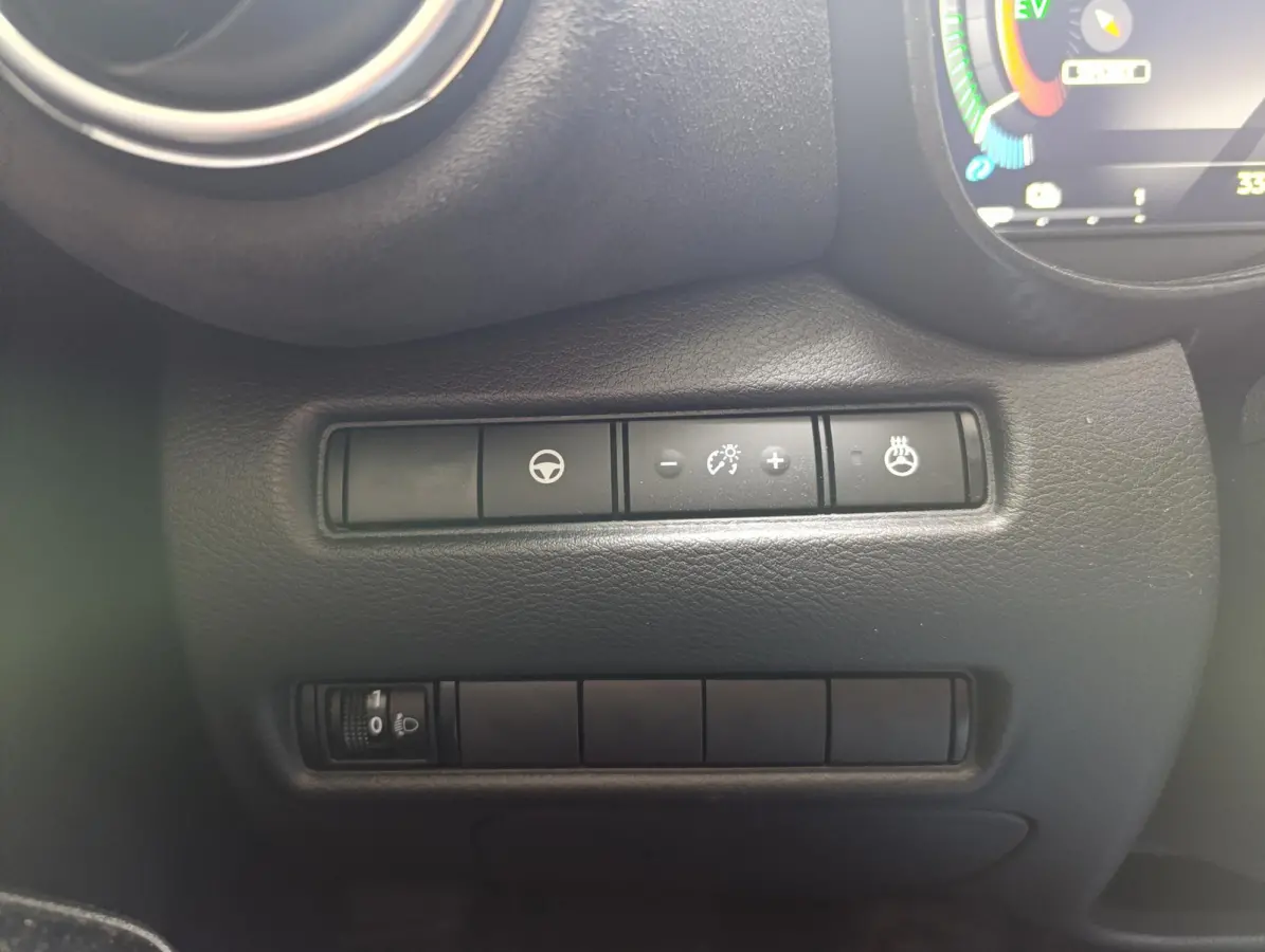 1.6 Hybrid N-Design | Stoel/stuur voorruitverwarming | Dodehoekdetectie | 360 Camera | Adaptive Cruise Control