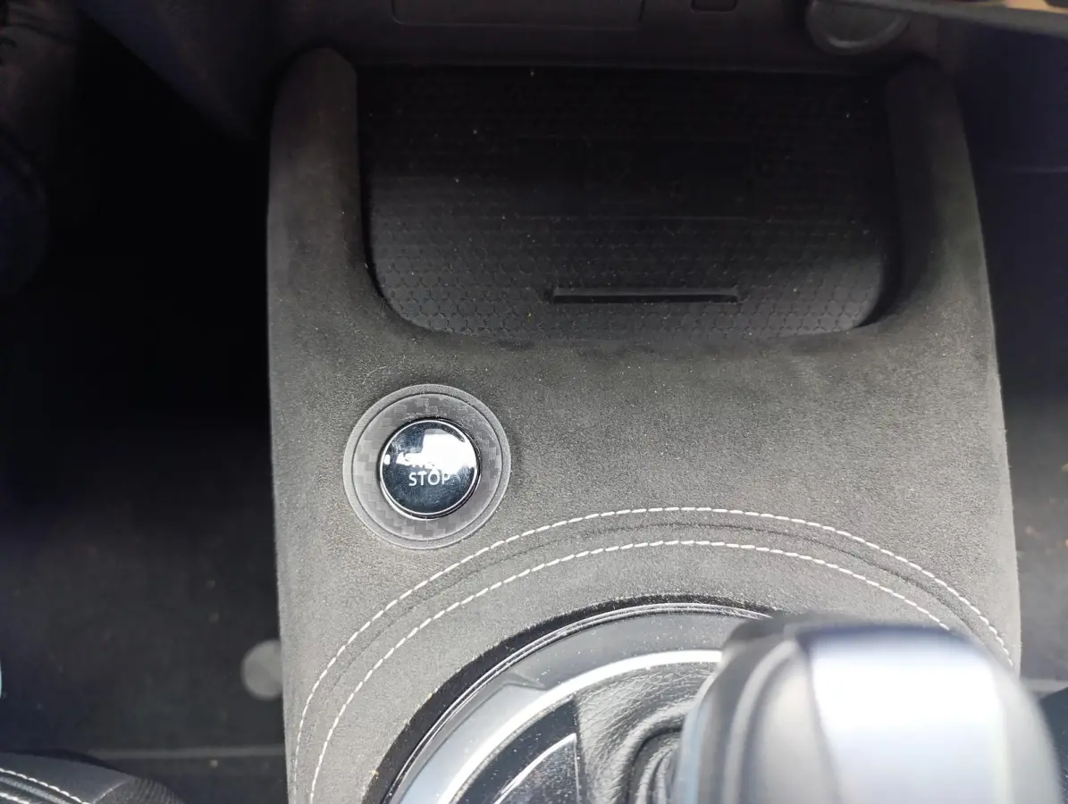 1.6 Hybrid N-Design | Stoel/stuur voorruitverwarming | Dodehoekdetectie | 360 Camera | Adaptive Cruise Control
