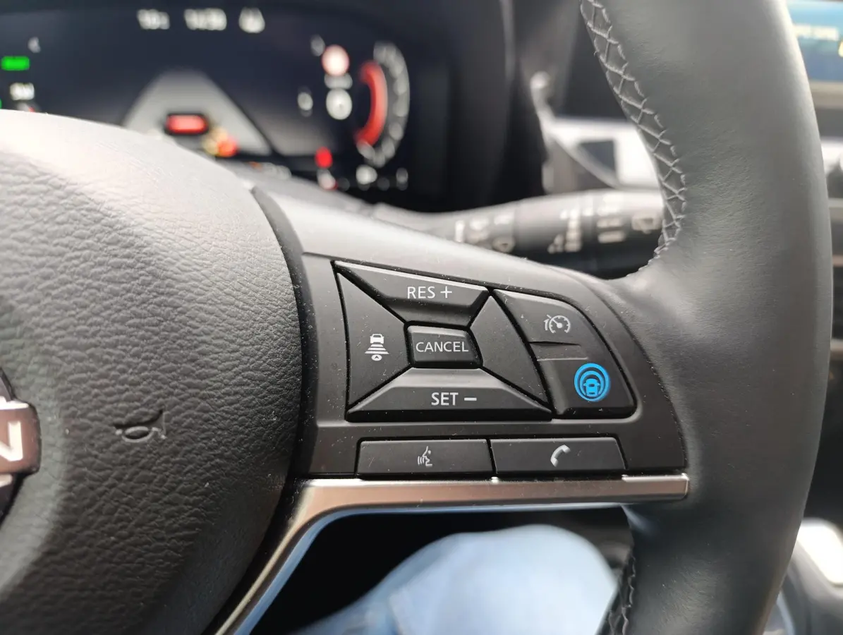 1.6 Hybrid N-Design | Stoel/stuur voorruitverwarming | Dodehoekdetectie | 360 Camera | Adaptive Cruise Control
