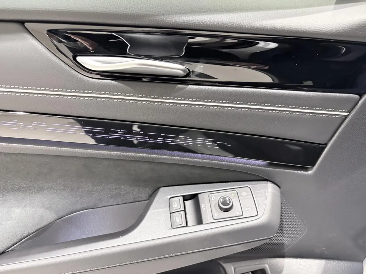 Pro S Limited Edition 86 kWh | Navigatie | Adaptieve cruis control | Apple Carplay | Keyless | Stuur en Stoelverwarming | Head-up display | IQ-Matrix verlichting | Panoramisch dak | Geluidsi