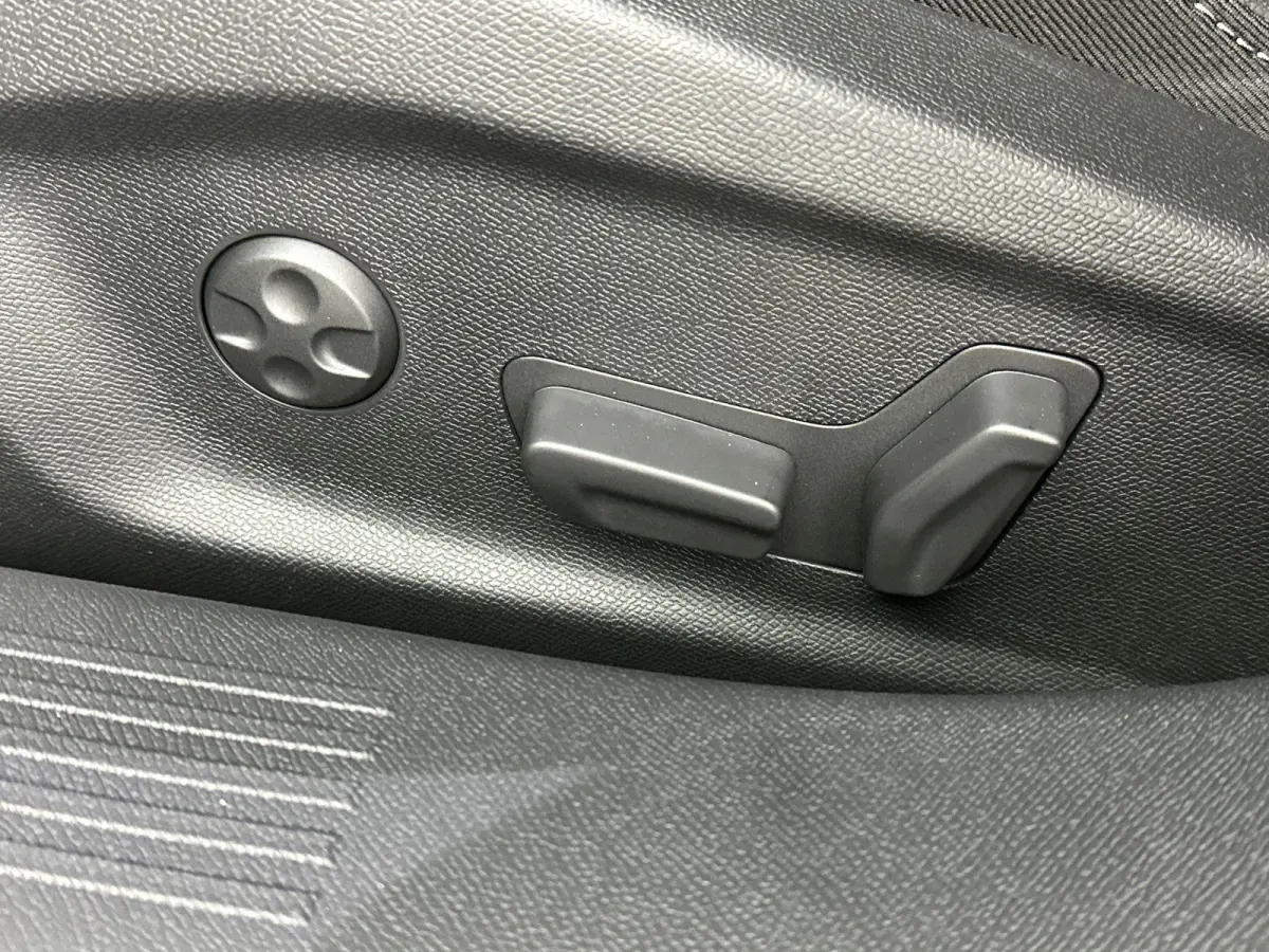 1.6 Turbo Plug In Hybrid Ultimate NEW ASTRA | DEMONSTRATIEMODEL | Panodak | Suede Bekleding | Camera | Stoel & Stuurverwarming | PDC | LMV | Tot 8 Jaar Speciale Garantie!