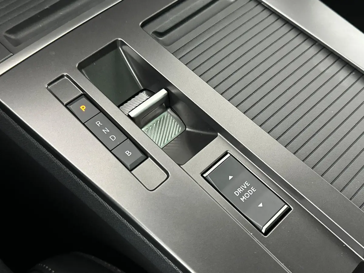 1.6 Turbo Plug In Hybrid Ultimate NEW ASTRA | DEMONSTRATIEMODEL | Panodak | Suede Bekleding | Camera | Stoel & Stuurverwarming | PDC | LMV | Tot 8 Jaar Speciale Garantie!
