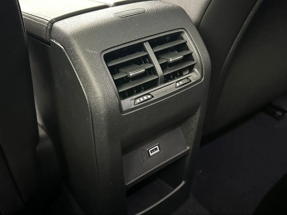 1.6 Turbo Plug In Hybrid Ultimate NEW ASTRA | DEMONSTRATIEMODEL | Panodak | Suede Bekleding | Camera | Stoel & Stuurverwarming | PDC | LMV | Tot 8 Jaar Speciale Garantie!