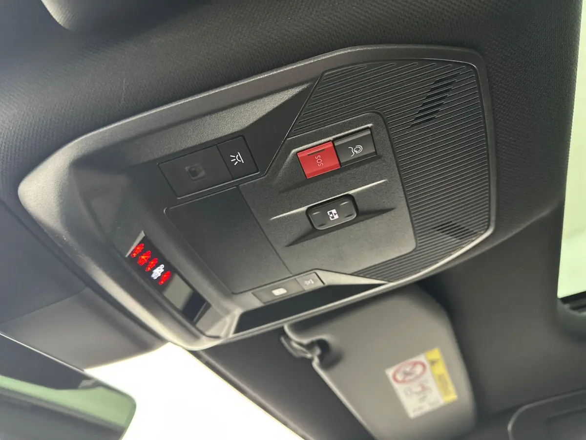 1.6 Turbo Plug In Hybrid Ultimate NEW ASTRA | DEMONSTRATIEMODEL | Panodak | Suede Bekleding | Camera | Stoel & Stuurverwarming | PDC | LMV | Tot 8 Jaar Speciale Garantie!
