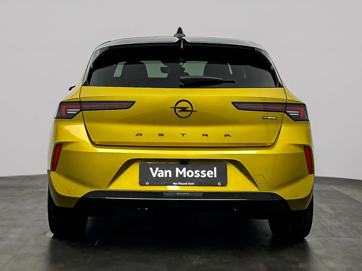 1.6 Turbo Plug In Hybrid Ultimate NEW ASTRA | DEMONSTRATIEMODEL | Panodak | Suede Bekleding | Camera | Stoel & Stuurverwarming | PDC | LMV | Tot 8 Jaar Speciale Garantie!