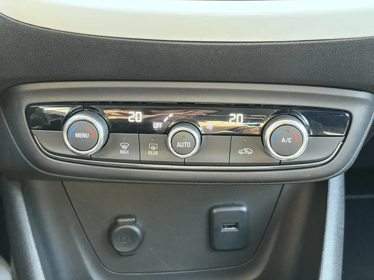 1.2 Turbo Edition 2020 110pk,Dealer Onderhouden,Camera,Apple Carplay/Android Auto,Clima,Cruise,Pdc V+A,Rijstrooksensor,6 Bak,N.A.P,Bj 12-2020,Apk tot 01-2027